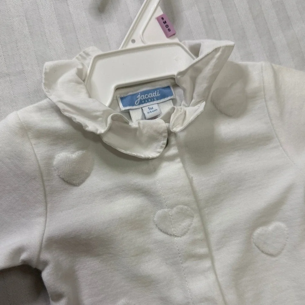 Jacadi Paris Baby Girl White Embossed Heart Footed Sleeper Ruffle Collar 1M 54cm
